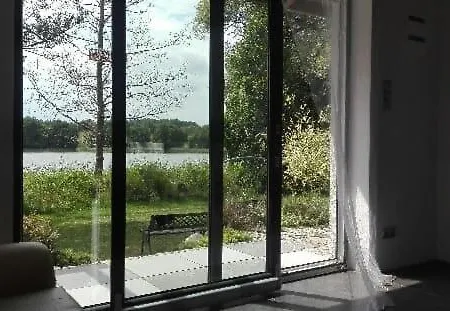 Nad Jeziorem Lodge Zyndaki