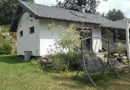 Nad Jeziorem Lodge Zyndaki